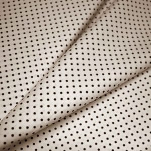 Tela japonesa SEVENBERRY de topos en fondo beige. Color D/2-23